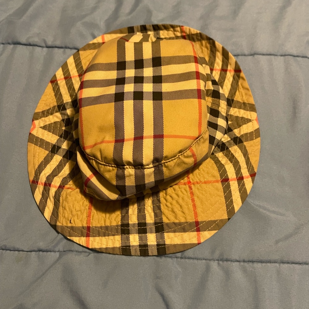 Burberry Golf Bucket Hat Size S/M